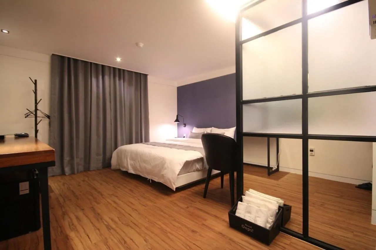 Yeonsan Oops Hotel Busan