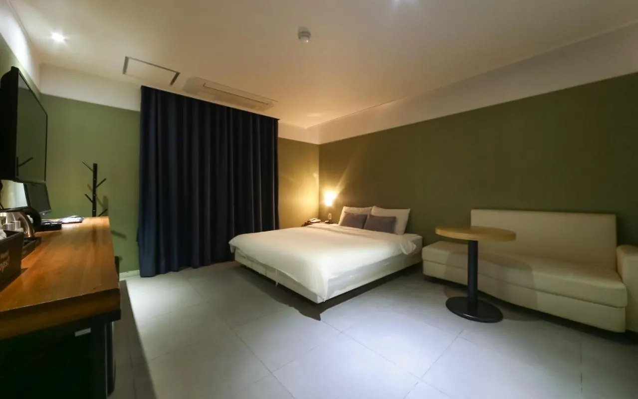 Yeonsan Oops Hotel Busan