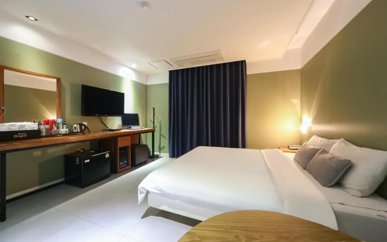 Yeonsan Oops Hotel Busan